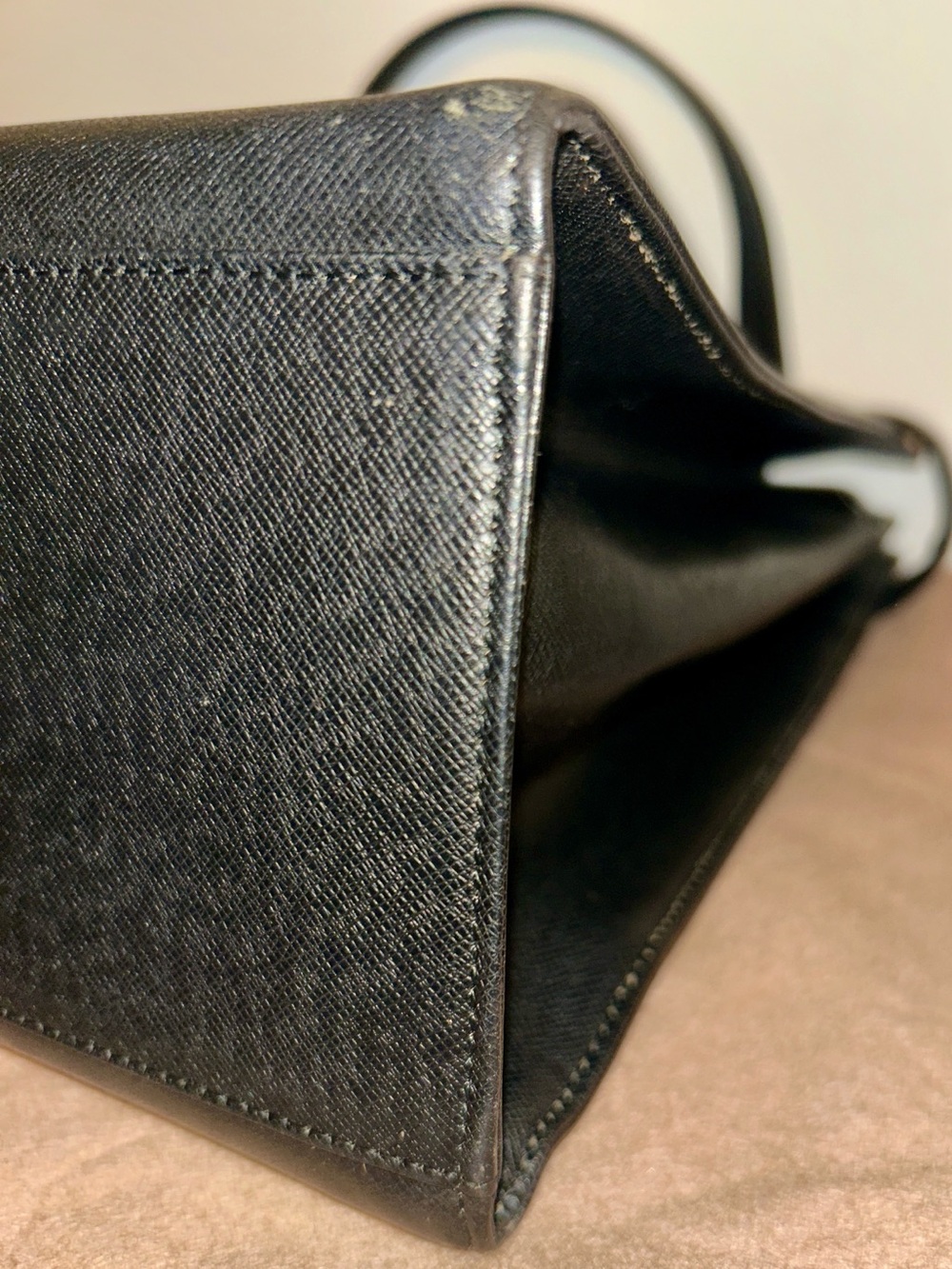 Burberry London LTD Black Leather Belted Tote Bag with Burberry Handkerchief - Picture 8 of 13